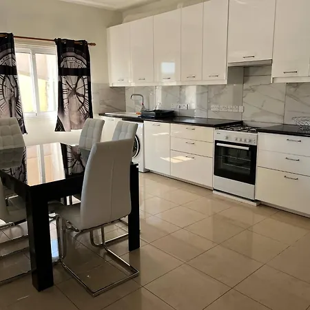 公寓 Andria's Luxury Family Near Casino 利马索尔