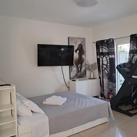 Andria's Luxury Family Near Casino Apartment